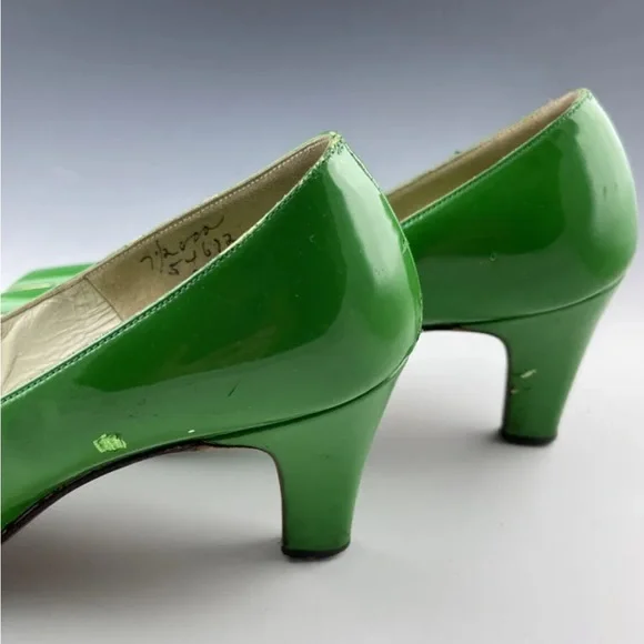 Lime green vintage pump shoes - Picture 6 of 6